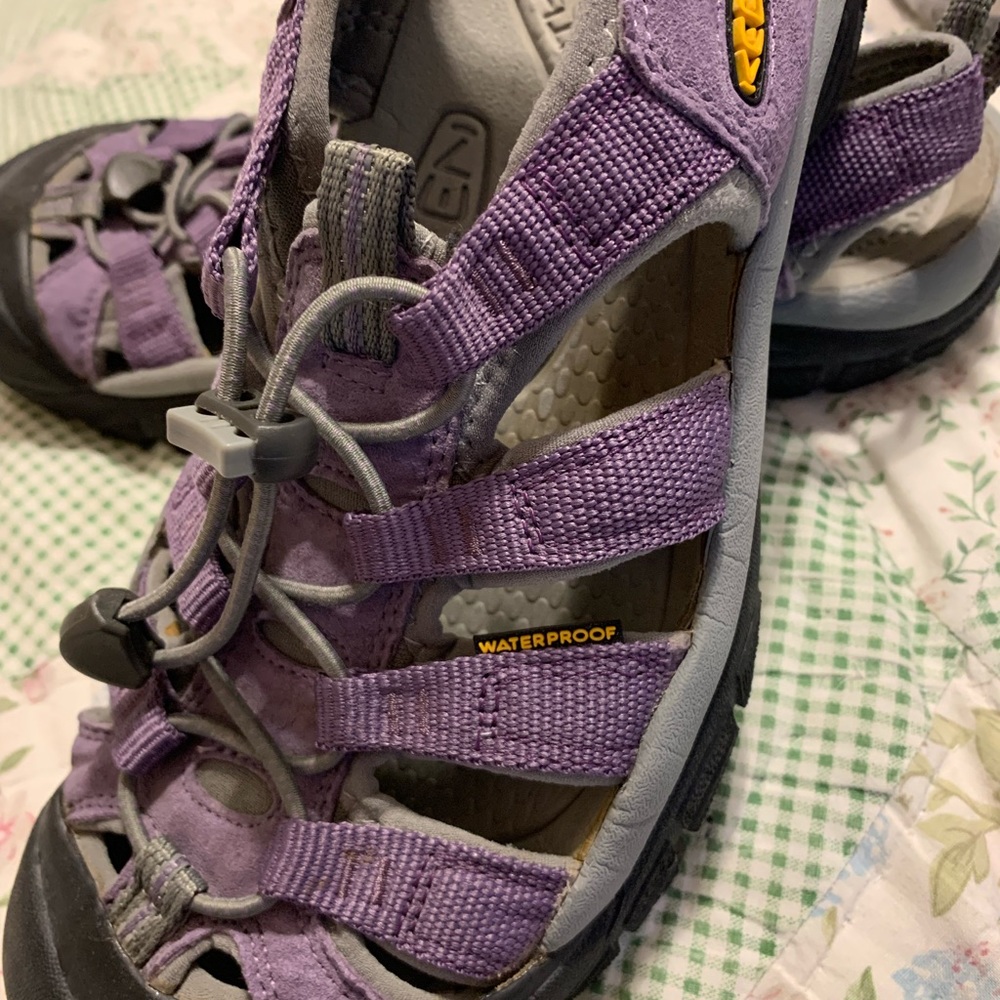 🔥🔥🔥 - Woman’s Keen Sandals - Picture 2 of 6